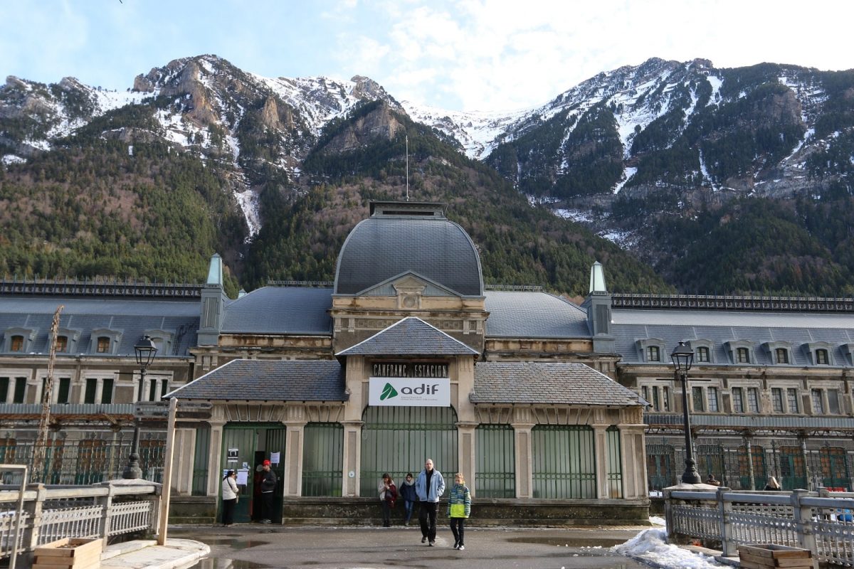 canfranc estacion-min