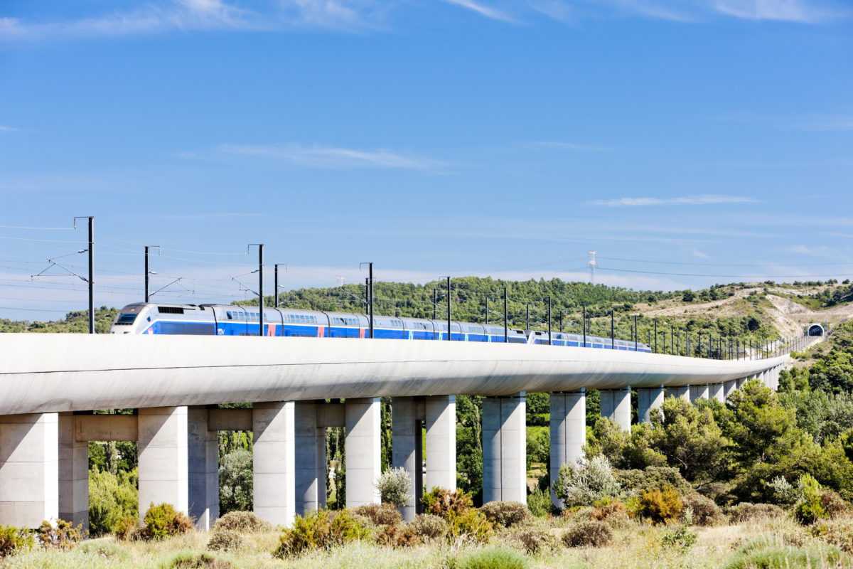 rames TGV duplex sur un viaduc