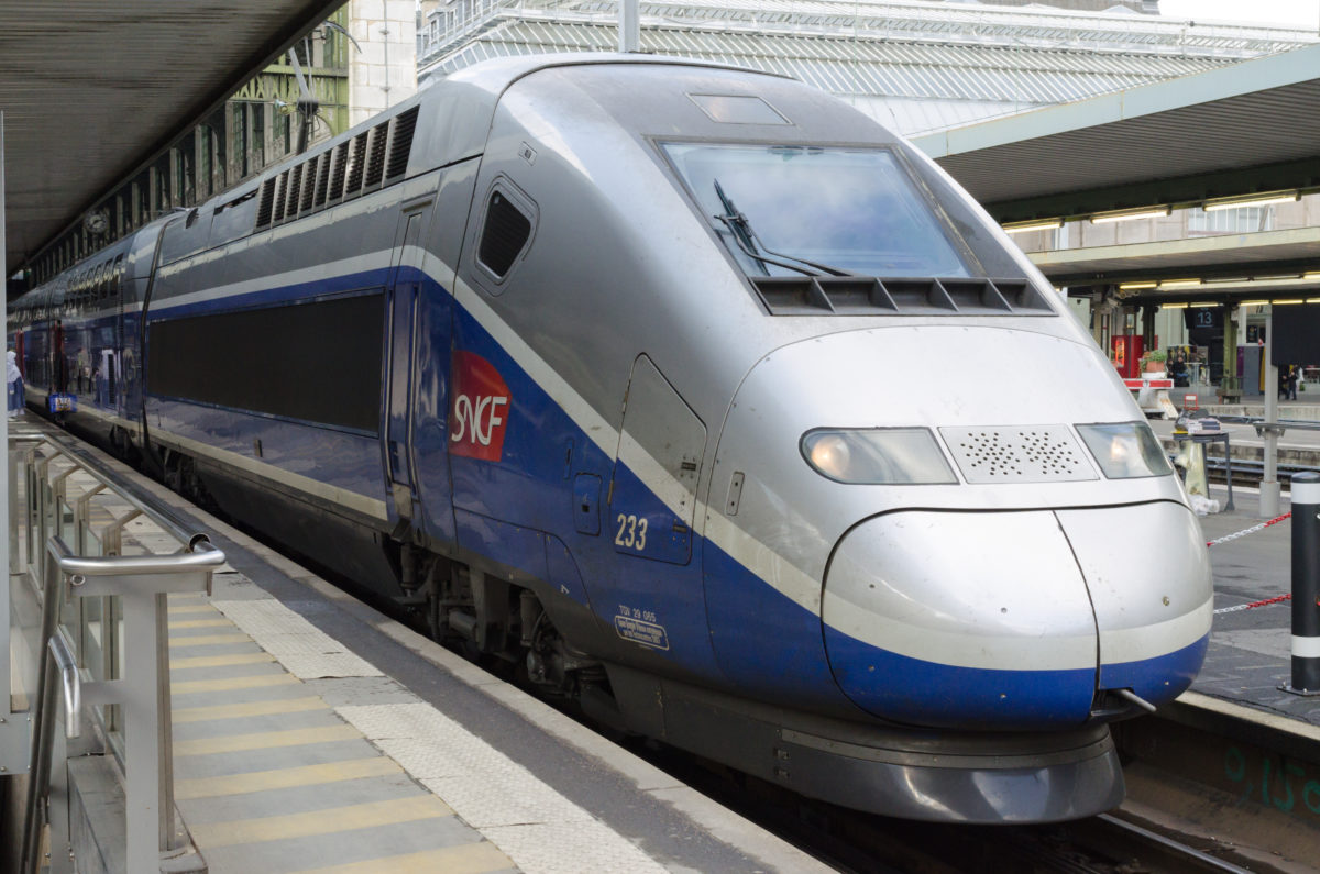 TGV à quai à la gare de Lyon à Paris