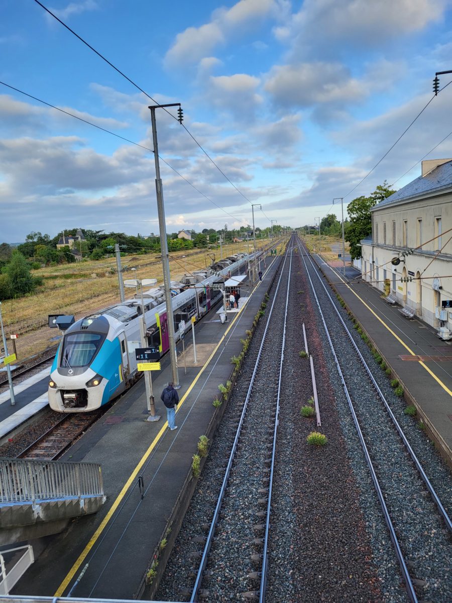 livre blanc ferroviaire train en gare